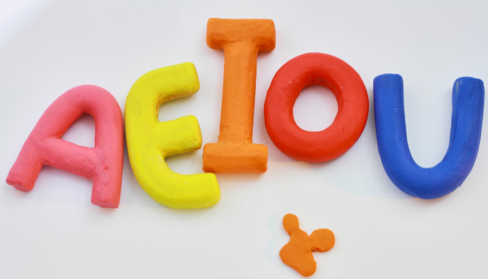 Vocales de plastilina